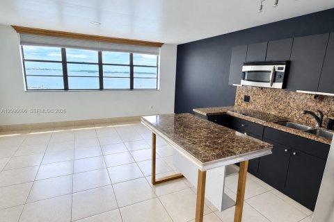 Condo in Miami, Florida № 2399975 - photo 2