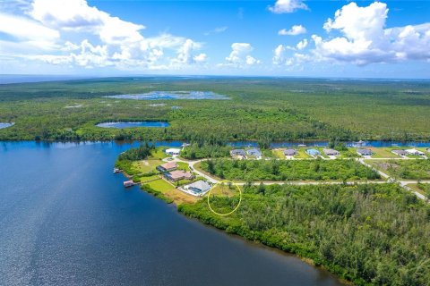 Terreno en venta en Port Charlotte, Florida № 1919636 - foto 8