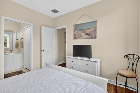 House in Miami, Florida 4 bedrooms, 282.7 sq.m. № 2310352 - photo 27