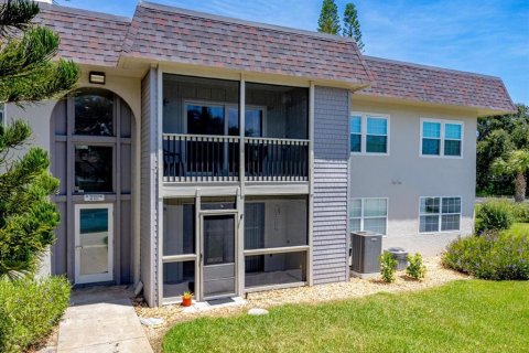 Condo in New Smyrna Beach, Florida, 2 bedrooms  № 1886213 - photo 1