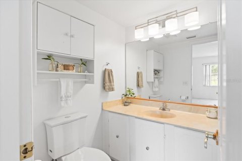 Condo in New Smyrna Beach, Florida, 2 bedrooms  № 1886213 - photo 7