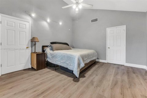 Condo in Lauderhill, Florida, 2 bedrooms  № 1761750 - photo 23