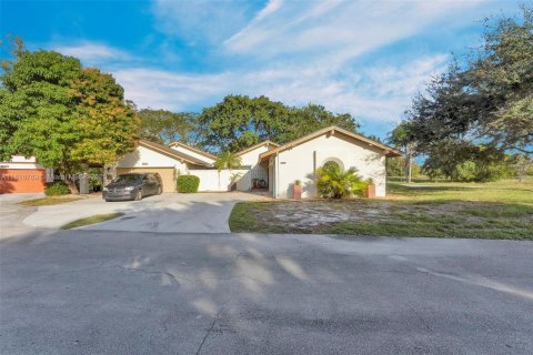 Condo in Lauderhill, Florida, 2 bedrooms  № 1761750 - photo 3