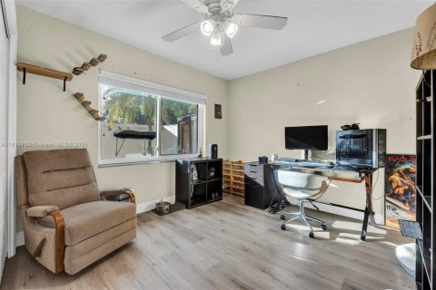 Condo in Lauderhill, Florida, 2 bedrooms  № 1761750 - photo 28