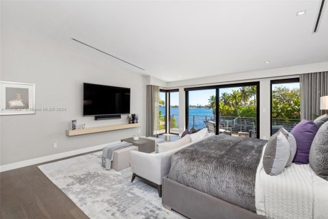 Casa en venta en North Miami, Florida, 6 dormitorios, 534.19 m2 № 1958375 - foto 16