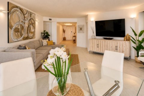Copropriété à vendre à Aventura, Floride: 3 chambres, 197.88 m2 № 2270383 - photo 6