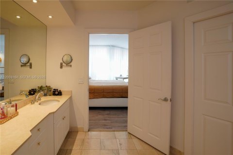 Copropriété à vendre à Aventura, Floride: 3 chambres, 197.88 m2 № 2270383 - photo 15