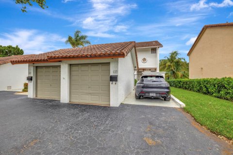 Townhouse in Deerfield Beach, Florida 2 bedrooms, 126.53 sq.m. № 1092260 - photo 1