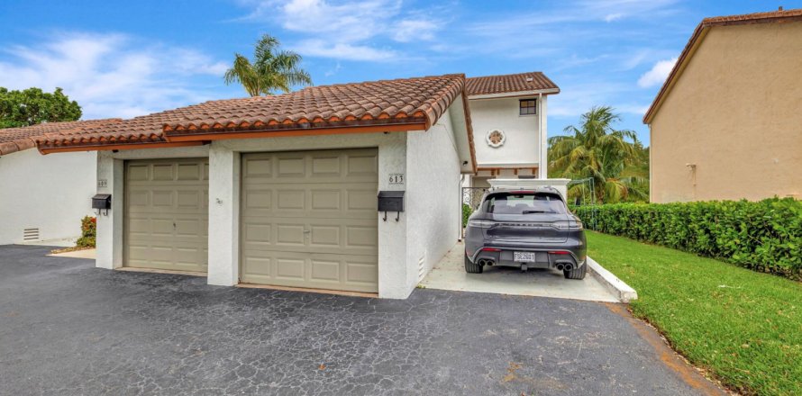Townhouse in Deerfield Beach, Florida 2 bedrooms, 126.53 sq.m. № 1092260