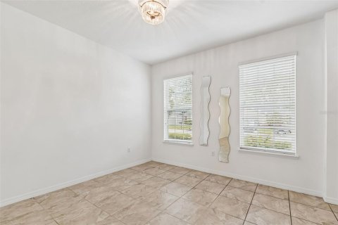 Casa en venta en Zephyrhills, Florida, 4 dormitorios, 250.93 m2 № 2105829 - foto 19