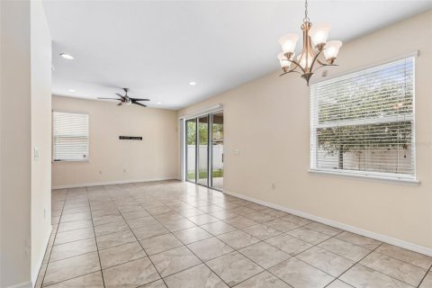 Casa en venta en Zephyrhills, Florida, 4 dormitorios, 250.93 m2 № 2105829 - foto 29