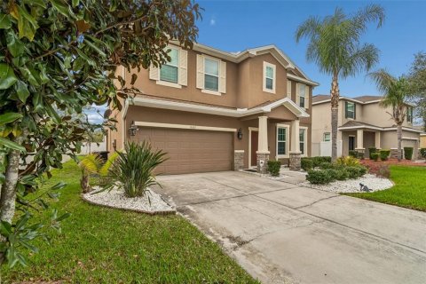 Casa en venta en Zephyrhills, Florida, 4 dormitorios, 250.93 m2 № 2105829 - foto 2