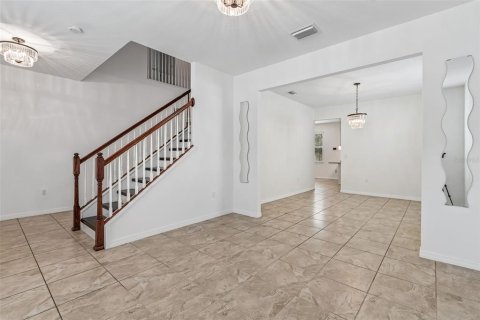 Casa en venta en Zephyrhills, Florida, 4 dormitorios, 250.93 m2 № 2105829 - foto 17