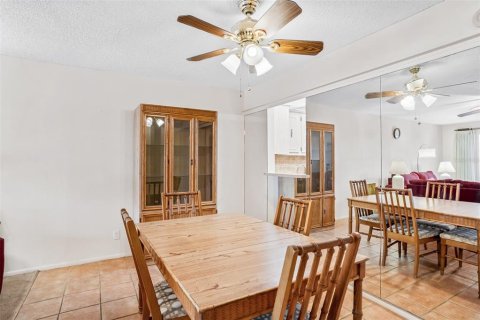 Condo in Largo, Florida, 2 bedrooms № 2230011 - photo 7
