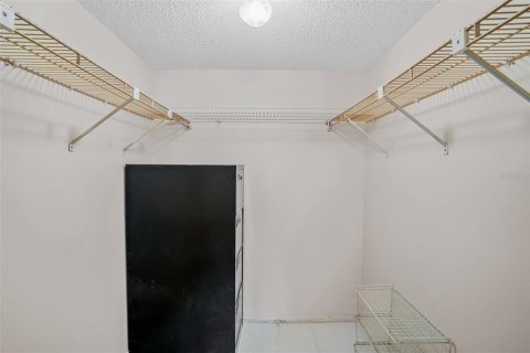Condo in Largo, Florida, 2 bedrooms № 2230011 - photo 17