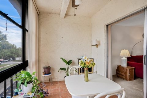 Condo in Largo, Florida, 2 bedrooms № 2230011 - photo 12