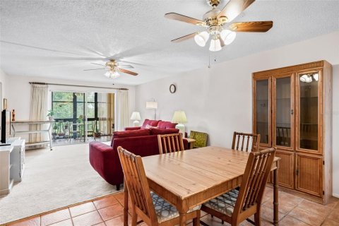 Condo in Largo, Florida, 2 bedrooms № 2230011 - photo 6