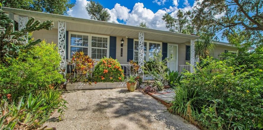 House in Minneola, Florida 3 bedrooms, 94.57 sq.m. № 1883981