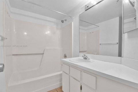 Купить кондоминиум в Плантация, Флорида 2 спальни, № 2035280 - фото 12