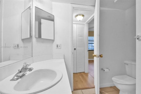 Купить кондоминиум в Плантация, Флорида 2 спальни, № 2035280 - фото 13