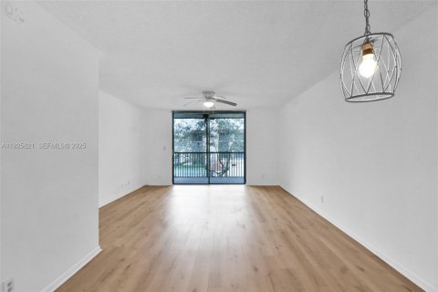 Купить кондоминиум в Плантация, Флорида 2 спальни, № 2035280 - фото 10