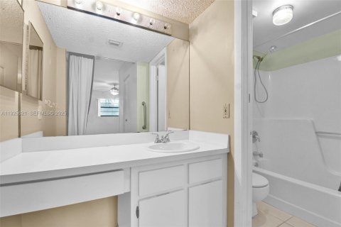 Купить кондоминиум в Плантация, Флорида 2 спальни, № 2035280 - фото 30