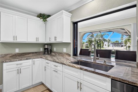 Villa ou maison à vendre à Punta Gorda, Floride: 4 chambres, 290.51 m2 № 2398939 - photo 27