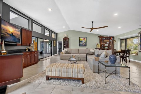 Villa ou maison à vendre à Punta Gorda, Floride: 4 chambres, 290.51 m2 № 2398939 - photo 9