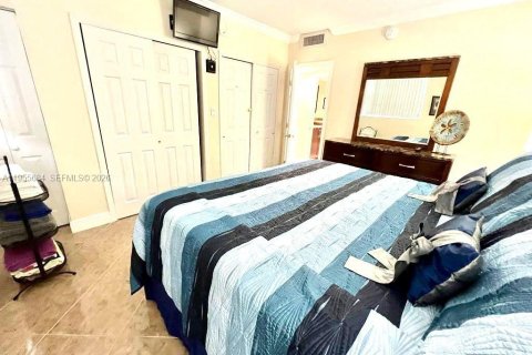 Copropriété à vendre à Hollywood, Floride: 1 chambre, 81.2 m2 № 2009690 - photo 10