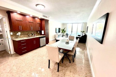 Copropriété à vendre à Hollywood, Floride: 1 chambre, 81.2 m2 № 2009690 - photo 4