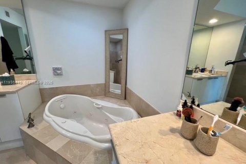 Купить кондоминиум в Норт-Майами, Флорида 2 спальни, 148.92м2, № 2053693 - фото 8