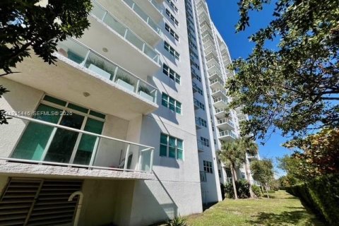 Купить кондоминиум в Норт-Майами, Флорида 2 спальни, 148.92м2, № 2053693 - фото 27