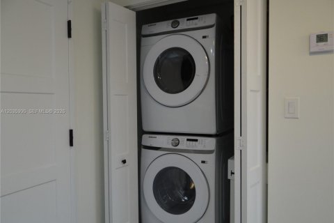 Снять в аренду квартиру в Дания-Бич, Флорида 2 спальни, 600.71м2, № 2085376 - фото 19