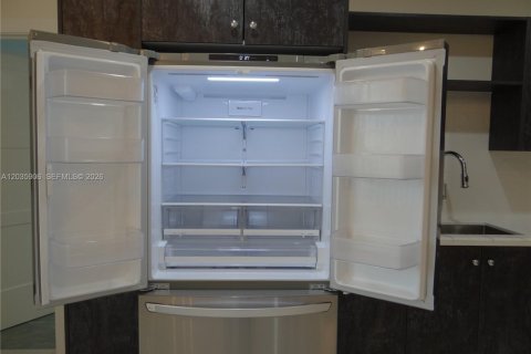 Снять в аренду квартиру в Дания-Бич, Флорида 2 спальни, 600.71м2, № 2085376 - фото 18