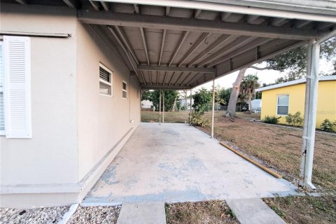 Villa ou maison à vendre à Port Charlotte, Floride: 3 chambres, 101.45 m2 № 2212586 - photo 24