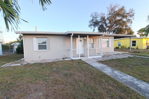 Villa ou maison à vendre à Port Charlotte, Floride: 3 chambres, 101.45 m2 № 2212586 - photo 3