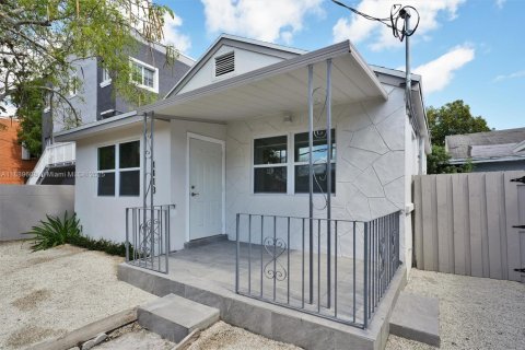 Villa ou maison à louer à Miami, Floride: 2 chambres, 65.03 m2 № 1938738 - photo 2