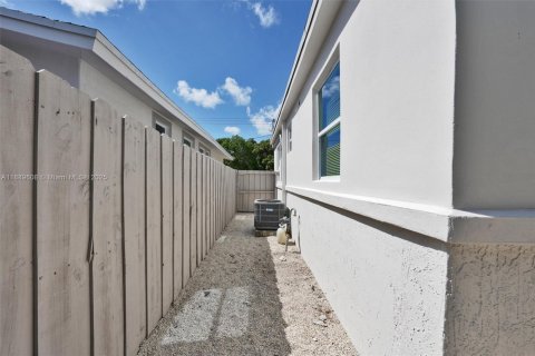 Villa ou maison à louer à Miami, Floride: 2 chambres, 65.03 m2 № 1938738 - photo 5