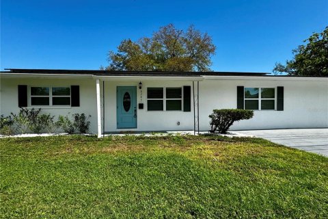 Villa ou maison à louer à Saint Petersburg, Floride: 3 chambres, 134.71 m2 № 1835424 - photo 1
