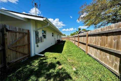 Villa ou maison à louer à Saint Petersburg, Floride: 3 chambres, 134.71 m2 № 1835424 - photo 29