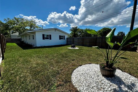 Villa ou maison à louer à Saint Petersburg, Floride: 3 chambres, 134.71 m2 № 1835424 - photo 30