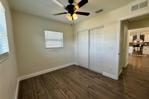Villa ou maison à louer à Saint Petersburg, Floride: 3 chambres, 134.71 m2 № 1835424 - photo 24