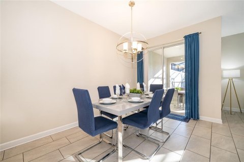 Townhouse in STOREY LAKE in Kissimmee, Florida 4 bedrooms, 177.81 sq.m. № 2099386 - photo 8