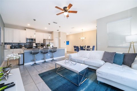 Townhouse in STOREY LAKE in Kissimmee, Florida 4 bedrooms, 177.81 sq.m. № 2099386 - photo 7