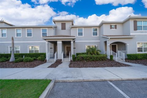 Townhouse in STOREY LAKE in Kissimmee, Florida 4 bedrooms, 177.81 sq.m. № 2099386 - photo 3