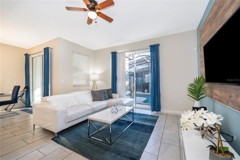 Townhouse in STOREY LAKE in Kissimmee, Florida 4 bedrooms, 177.81 sq.m. № 2099386 - photo 5