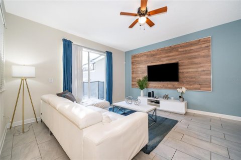 Townhouse in STOREY LAKE in Kissimmee, Florida 4 bedrooms, 177.81 sq.m. № 2099386 - photo 6