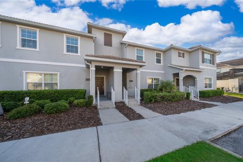 Townhouse in STOREY LAKE in Kissimmee, Florida 4 bedrooms, 177.81 sq.m. № 2099386 - photo 2