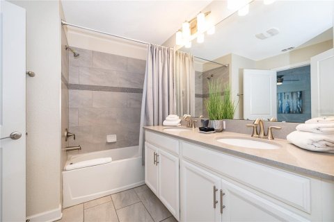 Townhouse in STOREY LAKE in Kissimmee, Florida 4 bedrooms, 177.81 sq.m. № 2099386 - photo 14