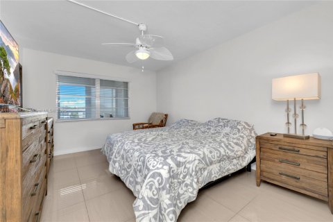 Condominio en venta en Deerfield Beach, Florida, 2 dormitorios, 79.9 m2 № 2034141 - foto 12